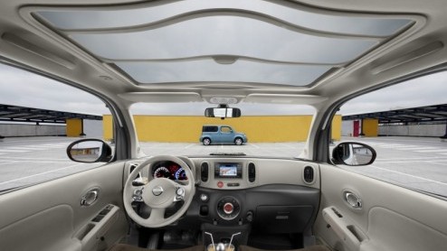 Het jaar 2010 is nog maar net begonnen, en Nissan gaat vol overtuiging aan de slag. Naast de zojuist aangekondigde Juke vindt ook de excentrieke Cube zijn weg naar ons land. En snel ook, volgende maan