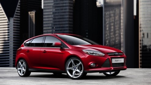 Daar is-ie dan, de nieuwe Ford Focus. De populaire middenklasser beleeft zijn debuut deze maand in Detroit als hatchback en sedan en gaat volgend jaar als 'wereldauto' trakteren op nog meer rijplezier