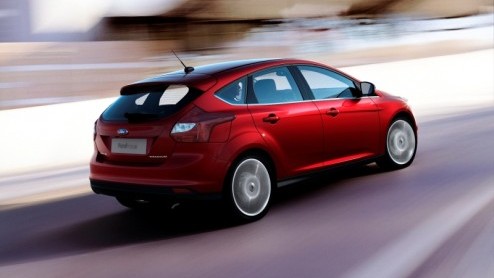 Daar is-ie dan, de nieuwe Ford Focus. De populaire middenklasser beleeft zijn debuut deze maand in Detroit als hatchback en sedan en gaat volgend jaar als 'wereldauto' trakteren op nog meer rijplezier