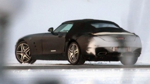 Het ijskoude Lapland is voor autofabrikanten een interessant gebied voor testwerkzaamheden van nieuwe modellen. Tijdens barre winteromstandighede heeft onze spionagefotograaf op de loer gelegen en de