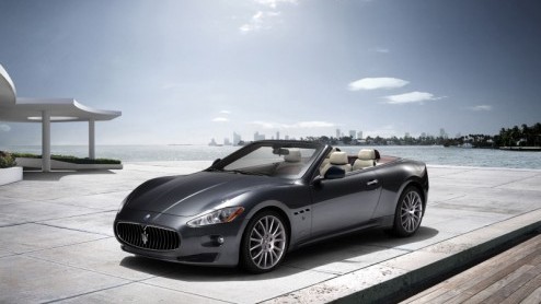 We blijven nog even bij de cabrio's. Voor het nieuwe jaar heeft Maserati opnieuw de prijzen vastgesteld. De nieuwste telg GranCabrio staat voortaan met een prijskaart van 201.109 euro in de boeken. De