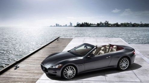 We blijven nog even bij de cabrio's. Voor het nieuwe jaar heeft Maserati opnieuw de prijzen vastgesteld. De nieuwste telg GranCabrio staat voortaan met een prijskaart van 201.109 euro in de boeken. De