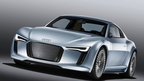 Audi toont ons op de Detroit Motor Show een nieuwe interpretatie van sportief elektrisch rijden. Deze tweede variant e-tron is opnieuw tweezitter, maar een slag kleiner dan het rode exemplaar dat eerd