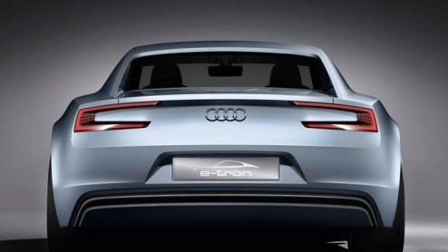 Audi toont ons op de Detroit Motor Show een nieuwe interpretatie van sportief elektrisch rijden. Deze tweede variant e-tron is opnieuw tweezitter, maar een slag kleiner dan het rode exemplaar dat eerd