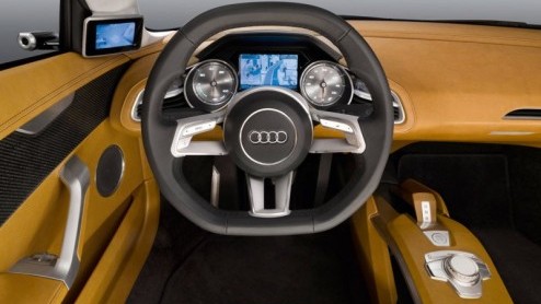 Audi toont ons op de Detroit Motor Show een nieuwe interpretatie van sportief elektrisch rijden. Deze tweede variant e-tron is opnieuw tweezitter, maar een slag kleiner dan het rode exemplaar dat eerd