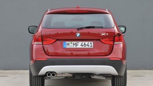 BMW grijpt het voorjaar ook aan om het motorgamma van de X1 uit te breiden. Dat de x1 sDrive18i met viercilinder aan de prijslijst zou worden toegevoegd was al bekend, nu blijkt BMW daarnaast nog een