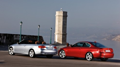 In het voorjaar is het dan zo ver. Naast de komst van de compleet nieuwe 5-serie presenteert BMW de gefacelifte versies van de 3-serie Coupe en Cabriolet. De tweedeursvarianten volgen ruim nadat de 3-