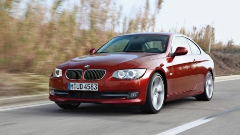 In het voorjaar is het dan zo ver. Naast de komst van de compleet nieuwe 5-serie presenteert BMW de gefacelifte versies van de 3-serie Coupe en Cabriolet. De tweedeursvarianten volgen ruim nadat de 3-