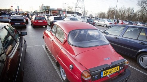 Saab is weer in het nieuws, en wel met een positieve lading. Het Saab Support Convoy dat gisteren werd georganiseerd bleek een groot succes; de opkomst van bijna 800 eigenaren en hun gekoesterde bolid