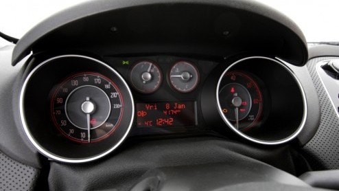 Fiat heeft hun Grande Punto onlangs omgedoopt tot Punto Evo. Aan deze naamswijziging ligt een omvangrijke facelift ten grondslag, die veel verder blijkt te gaan dan alleen een ander bumpertje of een a
