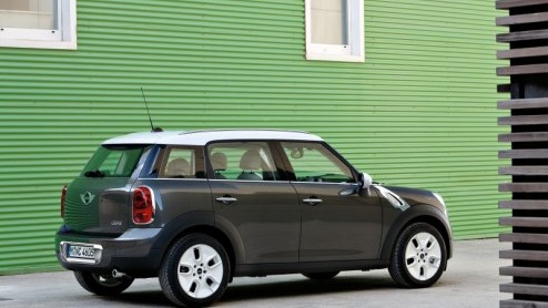 Het kan soms snel gaan. Nadat gisteren officieel beeldmateriaal van de nieuwe MINI Countryman was uitgelekt, geeft de importeur vandaag voor het eerst tekst en uitleg. Wanneer het vierde Mini-model di