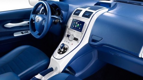 Dit zijn eerste officile beelden van de vernieuwde Toyota Auris. De compacte middenklasser uit Japan met subtiele verjongingskuur is per direct bestelbaar en komt vanaf het voorjaar ook als hybride m