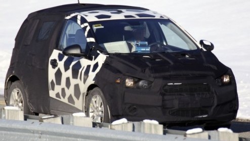Chevrolet heeft onlangs de Aveo RS gepresenteerd, die in een sportieve outfit als opwarmertje geldt voor de productieversie voor 2011. Het is dan ook niet heel vreemd dat de nieuwe Aveo inmiddels inte
