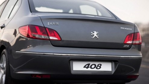Peugeot heeft vandaag in Beijing de nieuwe 408 uit de doeken gedaan. Het model is in feite een soort 308 sedan, specifiek ontwikkeld voor de Chinese markt. Daar zet het merk sinds een aantal jaar stee