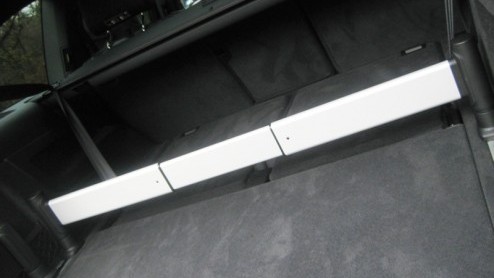 Er zijn diverse manieren om autos van een groen, verantwoord randje te voorzien. Zelfs bij de Audi Q7 is het gelukt. De nog altijd imponerende mastodont met vier ringen heeft namelijk 3.0 TDI clean d