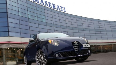 Nadat Aston Martin toenadering zocht tot de Toyota iQ heeft ook Maserati iets met de kleintjes. De Italianen weten heel goed wat ze in huis willen halen en kiezen de Alfa MiTo als hun courtesy car. Sp