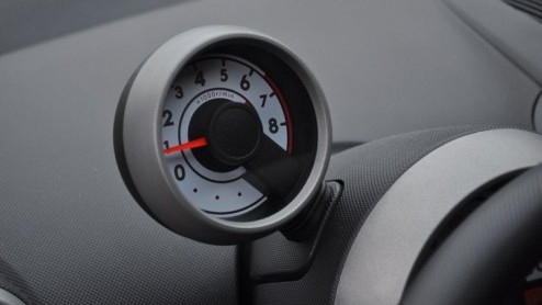 Wat is het voor een autofabrikant in deze tijden toch heerlijk om n of meerdere compacte modellen in het gamma te hebben. Dat geldt ook voor Peugeot, die met de 107 momenteel goede zaken doet. Verra