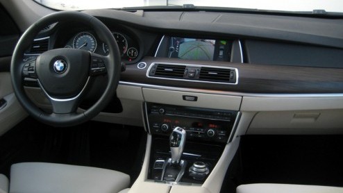 Je zou het misschien niet verwachten, maar door de uitbreidingsdrift in de modelrange van BMW wordt kiezen in de hoge middenklasse eigenlijk steeds inzichtelijker. Want na de 5-serie sedan, Touring en