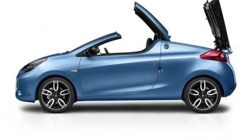 Daar is hij dan: de kekke Roadster van Renault. Hij heet geen Twingo CC maar Wind en is door zijn kleine afmetingen een echte tweezitter, mt elektrisch dak. Op 2 maart aanstaande gaat officieel het