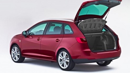 Kijk aan! De Seat Ibiza ST is het conceptstadium voorbij. Vandaag heeft de importeur de eerste beelden van het definitieve productiemodel vrijgegeven. Daarbij debuteert bij Seat de spaarzame 1.2 TDI d