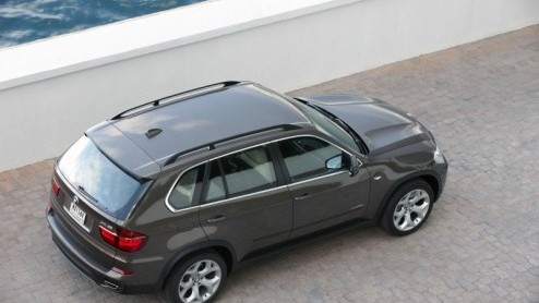 Dat BMW de X5 een facelift gaat geven, was geen nieuws meer. Een kleine verrassing is wel dat de details van de verjongingskuur vroegtijdig beschikbaar zijn. BMW laat alvast alle informatie los, voord