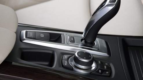 Dat BMW de X5 een facelift gaat geven, was geen nieuws meer. Een kleine verrassing is wel dat de details van de verjongingskuur vroegtijdig beschikbaar zijn. BMW laat alvast alle informatie los, voord