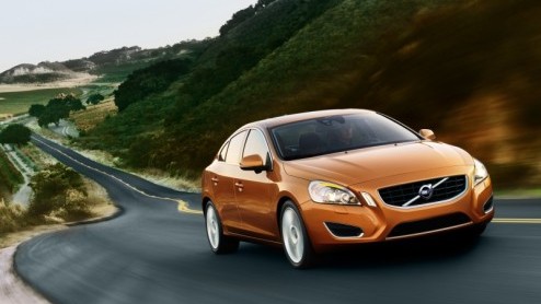 De nieuwe Volvo S60 nadert zijn 'onthulling'. Hoewel de kersverse middenklasser al meerdere malen is besproken, hebben de Zweden nog genoeg details in petto. Zo bedraagt de vanafprijs ongeveer 36 mill