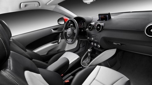 Daar is hij dan, de driedeurs Audi A1. Op de autotentoonstelling van Genve wordt Audis kleinste in geuren en kleuren onthuld, maar de Duitsers konden het niet laten ons alle details al te vertellen.