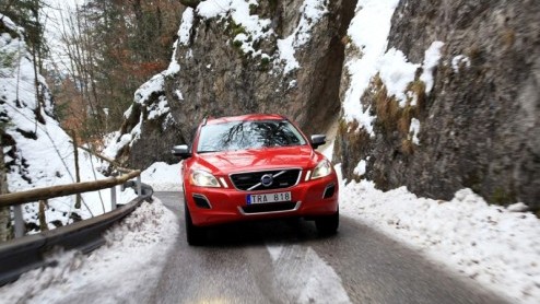 Voor het vierde jaar op rij staat de Kitzsteinhorn in Kaprun weer in het teken van het Volvo Ice Camp, een heus iglodorp op 2.500 meter hoogte. Dit jaar met de vernieuwde C30 als stralend middelpunt. 