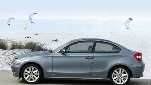 BMW werkt aan de uitbreiding van de 1-serie. Dat er een cabriolet komt naast de binnenkort verschijnende driedeurs was al uitgelekt, maar er komt ook een echte 1 coup, zo laten de fotos van de hier