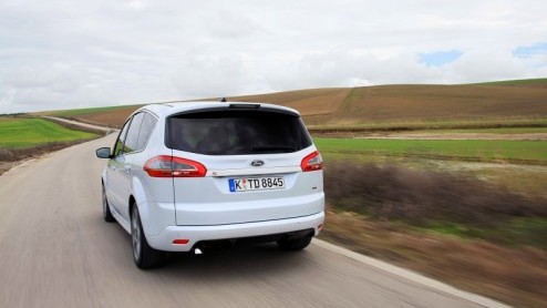 Ford heeft in het MPV-segment een flinke vinger in de pap, met dank aan de C-MAX, S-MAX en Galaxy. De meest compacte telg verschijnt dit jaar in compleet nieuwe gedaante, voor het grotere duo hebben d