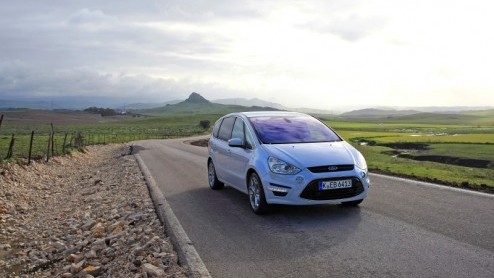 Ford heeft in het MPV-segment een flinke vinger in de pap, met dank aan de C-MAX, S-MAX en Galaxy. De meest compacte telg verschijnt dit jaar in compleet nieuwe gedaante, voor het grotere duo hebben d