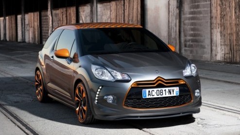 Citron trakteert ons na de successen in de autosport op de Citron DS3 Racing, een bijzonder snelle 200 pk hot hatch voor op het publieke asfalt. Het is weliswaar nog een concept car, maar de Fransen