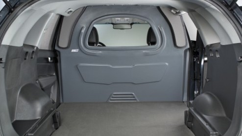 Na het succes van de eerste generatie Sorento op grijs kenteken kan een bedrijfsversie op basis van het nieuwe model niet uiblijven. Ondernemers kunnen kiezen uit de 2.4 benzine of 2.2 CRDi dieselmoto