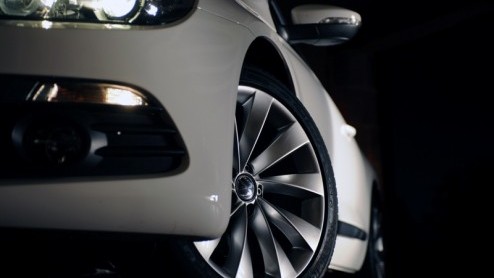 Michelin onthult de nieuwe Pilot Sport 3 band, geschikt voor zowel de sportieve, als milieubewuste rijder. Het verse rubber komt mondiaal op de markt en heeft al zijn weg gevonden naar de nieuwe Audi 