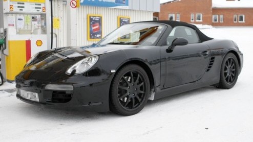 Dat Porsche onlangs nog de Boxster Spyder heeft gentroduceerd, betekent niet dat men in Zuffenhausen stil hoeft te zitten. De Duitsers zijn al intensief bezig de volgende generatie Spyder aan de tand