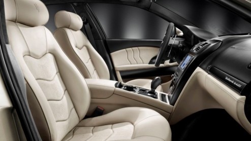In Genve presenteert Maserati een hele mond vol; de Quattroporte Sport GT S Award Edition. Aanleiding is het groot aantal onderscheidingen die deze sportsedan heeft ontvangen sinds zijn introductie