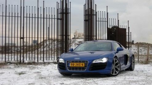 Bij Audi is de R8 ht rasechte paradepaard van de familie, in 2006 'geboren' uit de vele successen in de legendarische Le Mans races. Een supersportwagen met V8 die tot absolute topprestaties in staat