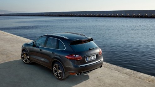 Het geheim is ontrafeld; Porsche onthult vandaag alvast digitaal de nieuwe Cayenne. De meest sportieve SUV op de markt debuteert in volle glorie op de Autosalon van Genve en verschijnt daar ook als h