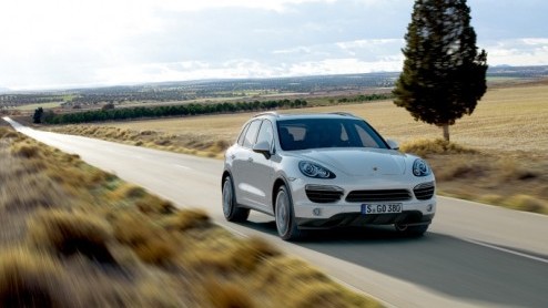 Het geheim is ontrafeld; Porsche onthult vandaag alvast digitaal de nieuwe Cayenne. De meest sportieve SUV op de markt debuteert in volle glorie op de Autosalon van Genve en verschijnt daar ook als h