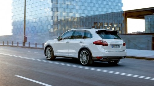 Het geheim is ontrafeld; Porsche onthult vandaag alvast digitaal de nieuwe Cayenne. De meest sportieve SUV op de markt debuteert in volle glorie op de Autosalon van Genve en verschijnt daar ook als h