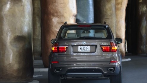 De prijzen van de vernieuwde BMW 3 Serie Coup en Cabrio en van de BMW X5 zijn bekend. Goed nieuws, die zijn ondanks de vernieuwingen en de nog krachtigere motoren zijn de prijzen over de gehele linie