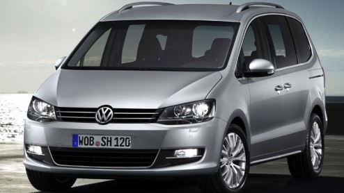Koud voor de opening van de Autosalon van Genve is de nieuwe Volkswagen Sharan digitaal in vol ornaat te bezichtigen. Het segment van de full-size MPV leeft ook bij Volkswagen gewoon weer voort. Wede