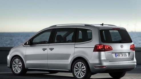 Koud voor de opening van de Autosalon van Genve is de nieuwe Volkswagen Sharan digitaal in vol ornaat te bezichtigen. Het segment van de full-size MPV leeft ook bij Volkswagen gewoon weer voort. Wede