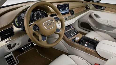 Naast Volkswagen heeft ook Audi een interessant gamma elektrische- en hybridemodellen in gedachten. Zo gaat eind dit jaar de Q5 Hybrid uit de doeken en is een jaar later de A8 hybride met 2.0 TFSI vie