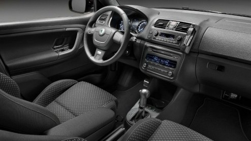 Pittig nieuws van Skoda in Genve. Daar presenteren de Tsjechen de Fabia RS, en regelrechte hot hatch met de krachtige 180 pk 1.4 TSI en 7-traps DSG-automaat. Voor wie sportief met zn gezin voor dag 