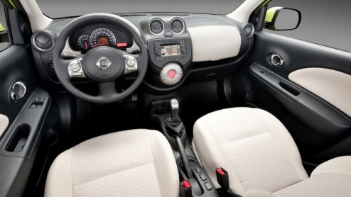 En dit is m dan, de nieuwe Nissan Micra. Na wat voorproefjes en algemene beloften tonen de Japanners vandaag de frisse compacte hatchback in volle glorie. Vanaf de herfst komt-ie met een driecilinder
