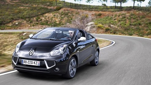 Tijdens de Zwitserse autoshow zijn bij Renault de ogen gericht op twee nieuwe cabrio's, waaronder de compacte Wind. De eigenwijze tweezitter met een supersnel elektrisch wegklapbaar dak biedt opvallen