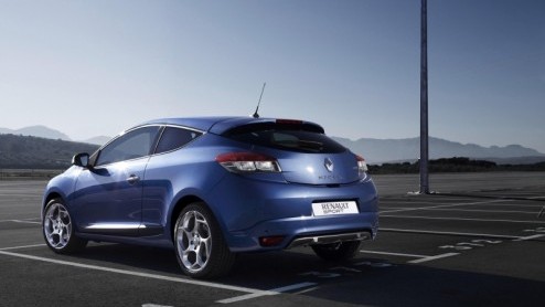 Renault ziet het jaar 2010 graag nog iets sportiever. Daarom wordt de modelfamilie in navolging van de Twingo uitgebreid met de Clio RS Gordini en ziet tevens de Mgane GT en GT Line het levenslicht.