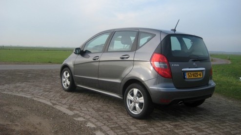 Zuinig autorijden en het op slimme wijze besparen van brandstof begint steeds grotere vormen aan te nemen. Mercedes-Benz past inmiddels bij vrijwel alle modellen  ook bij de grote jongens  diverse t